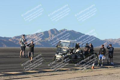media/Oct-30-2025-Racers Edge (Thu) [[dabbdaf680]]/1-Around the Pits- Track Walk/